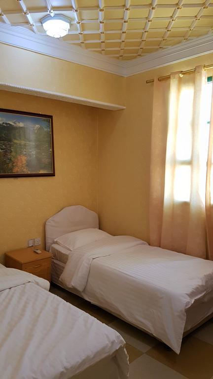 Al Majd Hotel ‘Ibrī Exteriör bild