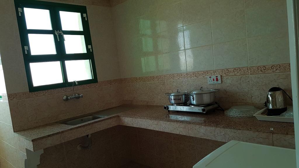 Al Majd Hotel ‘Ibrī Exteriör bild