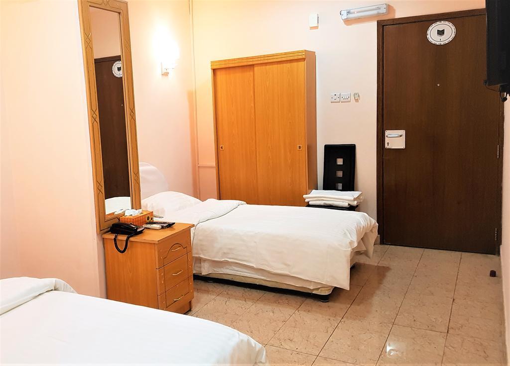 Al Majd Hotel ‘Ibrī Exteriör bild