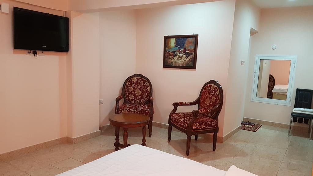 Al Majd Hotel ‘Ibrī Exteriör bild