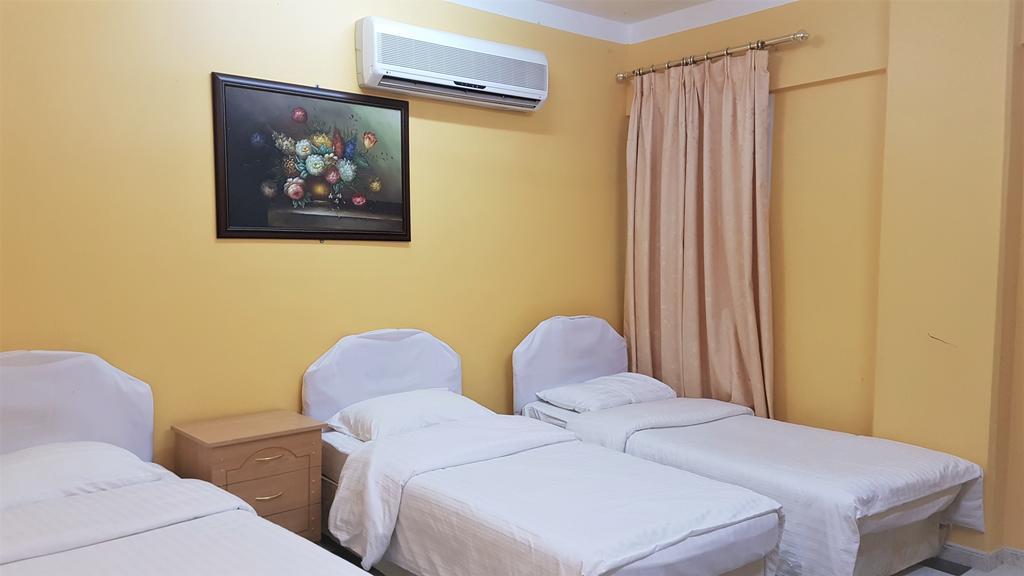 Al Majd Hotel ‘Ibrī Exteriör bild